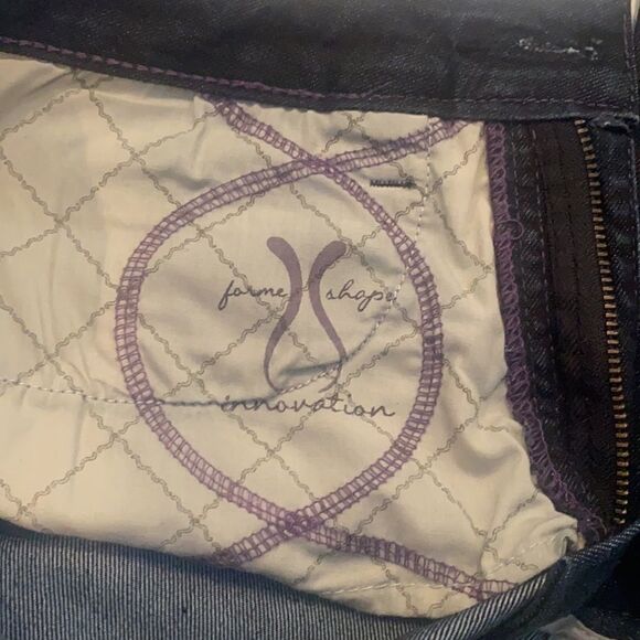 NWOT Santana Shape Jeans  - Picture 7 of 7